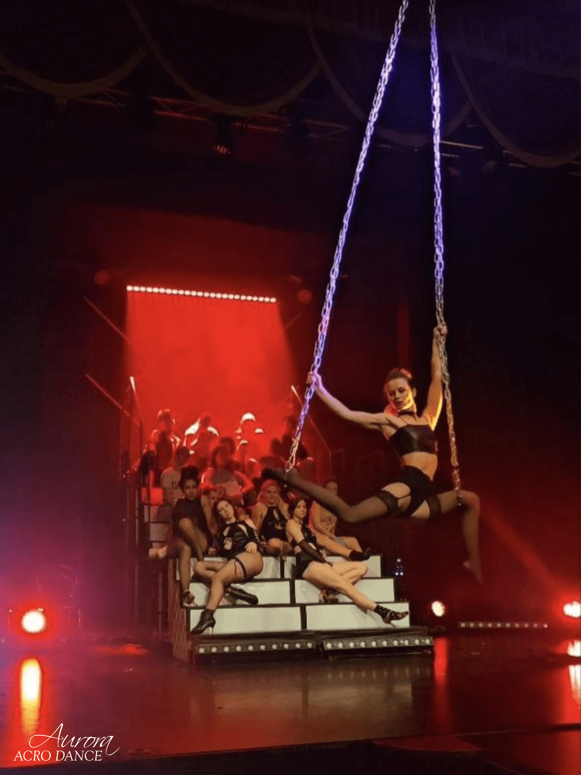 Akrobatické vystoupení - aerial chains - řetězy